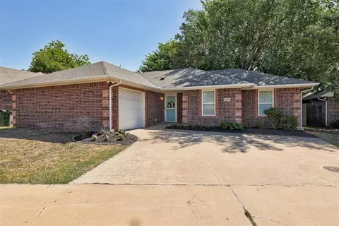 424 Victory Rd, Edmond, OK 73003