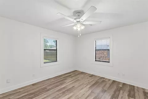 Bedroom - 422 Chartrand Ave, Edmond, OK 73034 photo 4 of 6