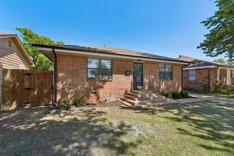 Exterior - 422 Chartrand Ave, Edmond, OK 73034 photo 2 of 6