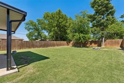 Exterior - 422 Chartrand Ave, Edmond, OK 73034 photo 5 of 6