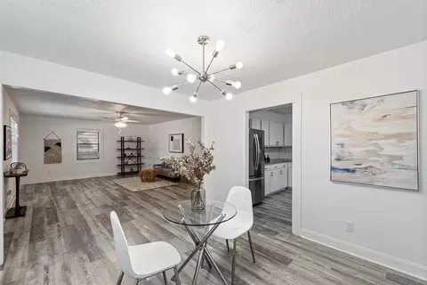 Dining - 422 Chartrand Ave, Edmond, OK 73034 photo 3 of 4