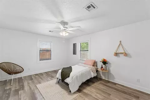 Bedroom - 422 Chartrand Ave, Edmond, OK 73034 photo 1 of 6