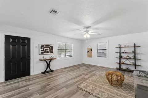 Living - 422 Chartrand Ave, Edmond, OK 73034 photo 1 of 3