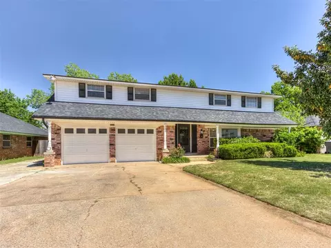 7136 N Comanche St, Warr Acres, OK 73132