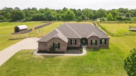 186 Oakridge Dr, Choctaw, OK 73020