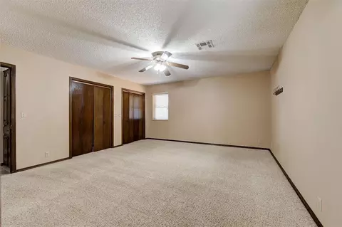 Bedroom - 119 Stonegate Dr, Guthrie, OK 73044 photo 2 of 7