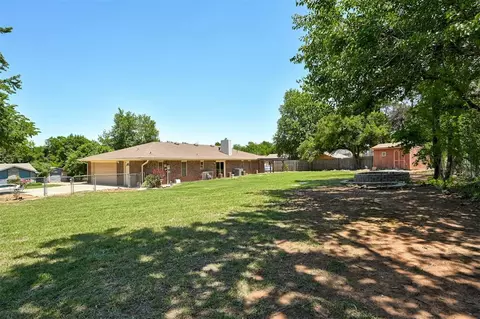 Exterior - 119 Stonegate Dr, Guthrie, OK 73044 photo 9 of 9