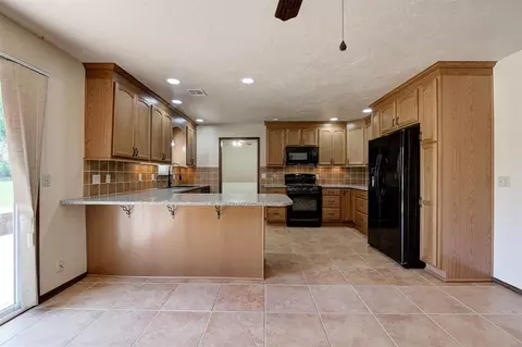 Kitchen - 119 Stonegate Dr, Guthrie, OK 73044 photo 1 of 4