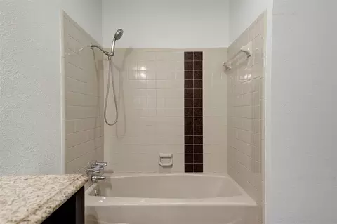 Bath - 119 Stonegate Dr, Guthrie, OK 73044 photo 6 of 6