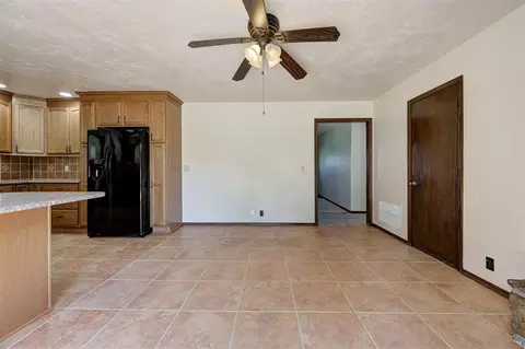 Living - 119 Stonegate Dr, Guthrie, OK 73044 photo 7 of 7