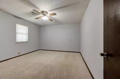 Bedroom - 119 Stonegate Dr, Guthrie, OK 73044 photo 4 of 7
