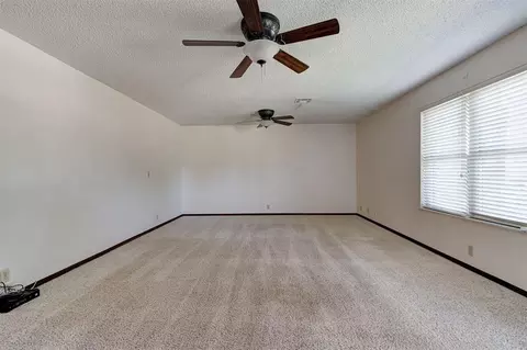 Living - 119 Stonegate Dr, Guthrie, OK 73044 photo 1 of 7