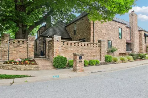 Exterior - 329 Windbrook Dr, Norman, OK 73072 photo 2 of 12