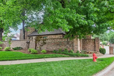 Exterior - 329 Windbrook Dr, Norman, OK 73072 photo 9 of 12