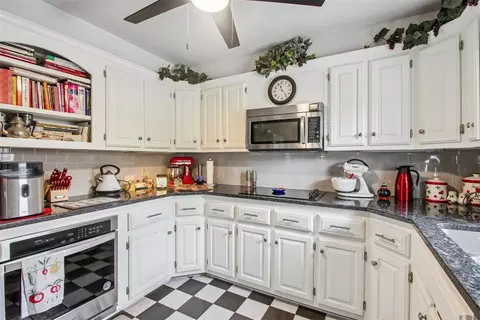 Kitchen - 329 Windbrook Dr, Norman, OK 73072 photo 2 of 3