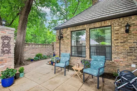 Exterior - 329 Windbrook Dr, Norman, OK 73072 photo 5 of 12