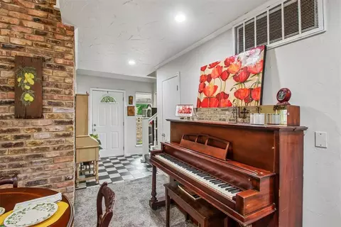 Entry Way - 329 Windbrook Dr, Norman, OK 73072 photo 1 of 4