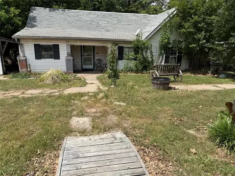114 N 6th Ave, Yukon, OK 73099