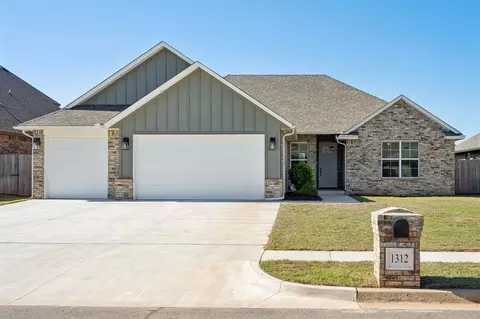 1312 Monterey Dr, Norman, OK 73072