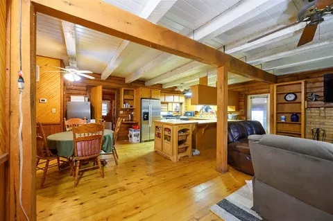 Dining - 1037 River Bluff Rd, Idabel, OK 74745 photo 3 of 3