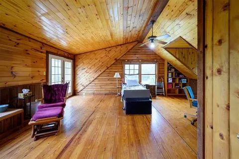 Bedroom - 1037 River Bluff Rd, Idabel, OK 74745 photo 6 of 8