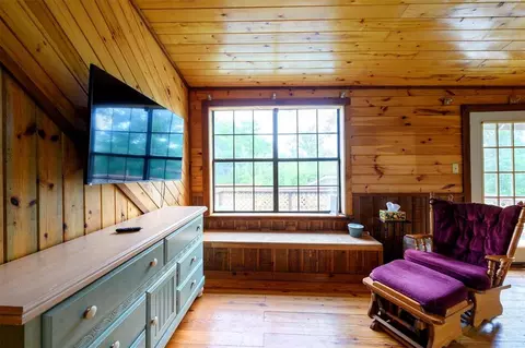 Bedroom - 1037 River Bluff Rd, Idabel, OK 74745 photo 7 of 8