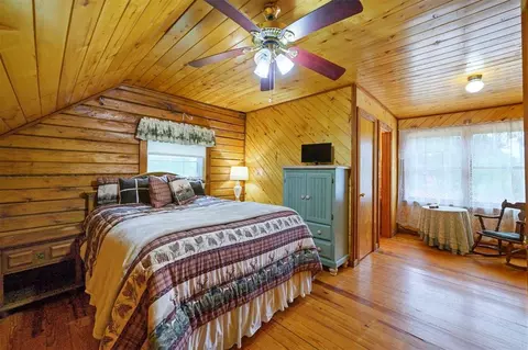 Bedroom - 1037 River Bluff Rd, Idabel, OK 74745 photo 4 of 8