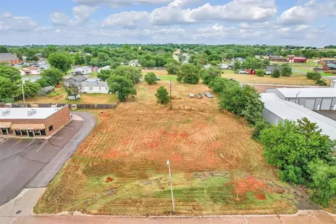300 N Van Buren Ave, Elk City, OK 73644