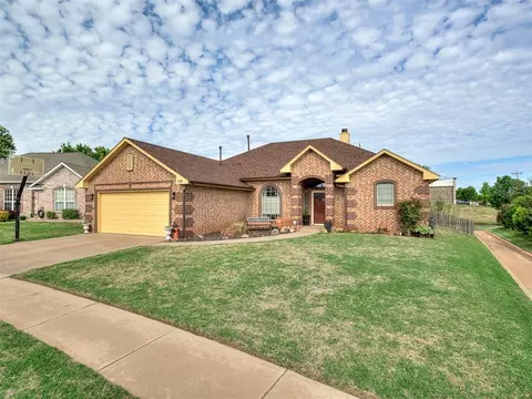 17729 Gold Dr, Edmond, OK 73012