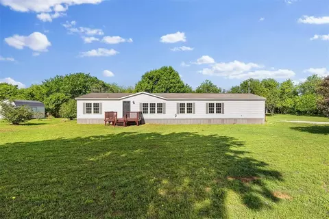 201 Burntwood Dr, Tuttle, OK 73089
