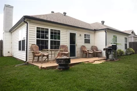 Exterior - 1033 Pinecrest St, Norman, OK 73071 photo 3 of 3