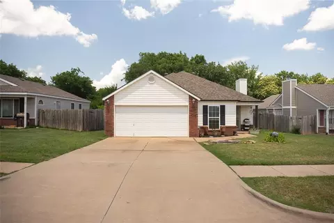 1033 Pinecrest St, Norman, OK 73071