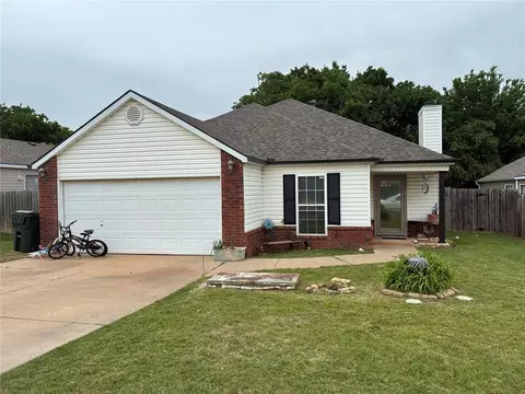 1033 Pinecrest St, Norman, OK 73071