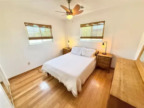 Bedroom - 933 Denise St, Altus, OK 73521 photo 5 of 6