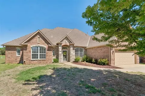 2925 Longmeadow, Edmond, OK 73003