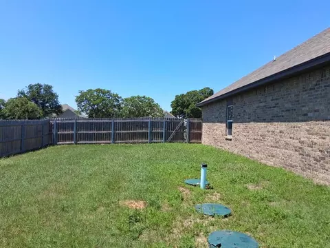 Exterior - 15967 Prairie Rose Dr, Mcloud, OK 74851 photo 5 of 10