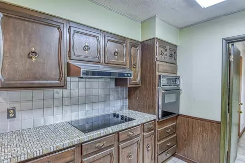 Kitchen - 1701 Denison Dr, Norman, OK 73069 photo 4 of 5