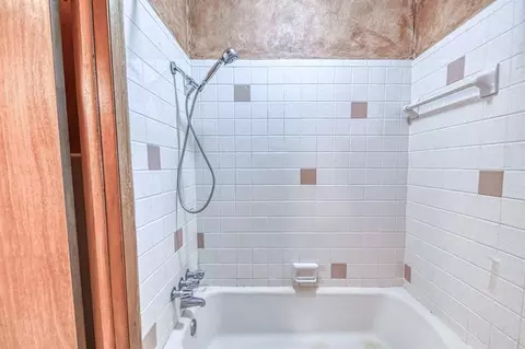 Bath - 1701 Denison Dr, Norman, OK 73069 photo 4 of 4