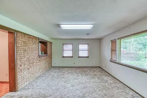 Living - 1701 Denison Dr, Norman, OK 73069 photo 4 of 5