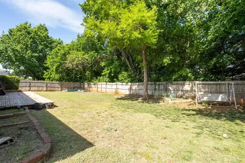 Exterior - 805 Old Bugle Rd, Edmond, OK 73003 photo 13 of 16
