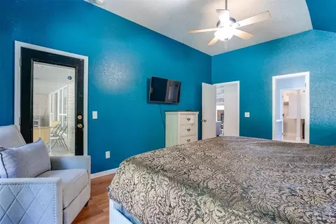Bedroom - 805 Old Bugle Rd, Edmond, OK 73003 photo 3 of 5