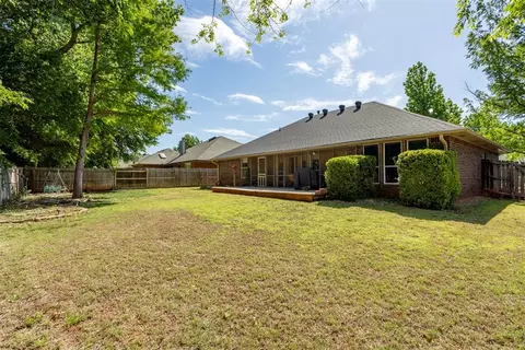 Exterior - 805 Old Bugle Rd, Edmond, OK 73003 photo 11 of 16