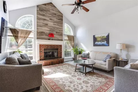 Living - 805 Old Bugle Rd, Edmond, OK 73003 photo 1 of 4