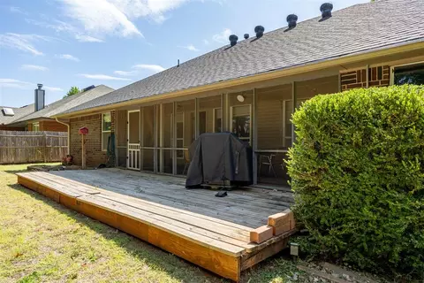 Exterior - 805 Old Bugle Rd, Edmond, OK 73003 photo 15 of 16
