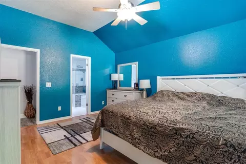 Bedroom - 805 Old Bugle Rd, Edmond, OK 73003 photo 2 of 5