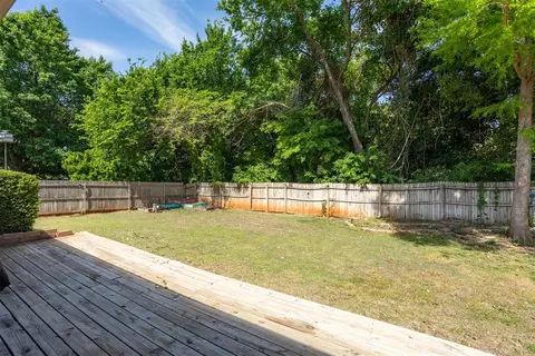 Exterior - 805 Old Bugle Rd, Edmond, OK 73003 photo 10 of 16