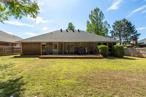 Exterior - 805 Old Bugle Rd, Edmond, OK 73003 photo 8 of 16