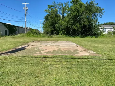 N Market & 32nd Street, Shawnee, OK 74804