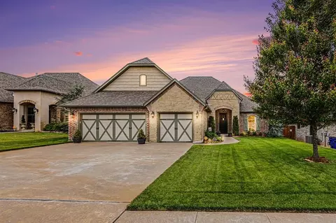 2309 E Thomas Ter, Mustang, OK 73064
