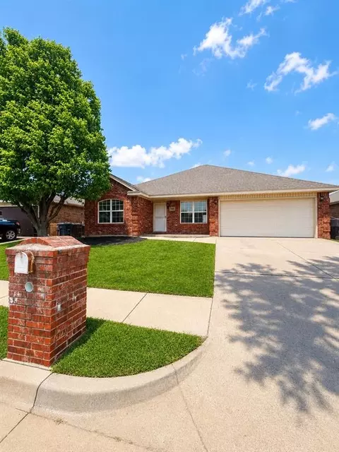 7913 Frye Ln, Oklahoma City, OK 73135